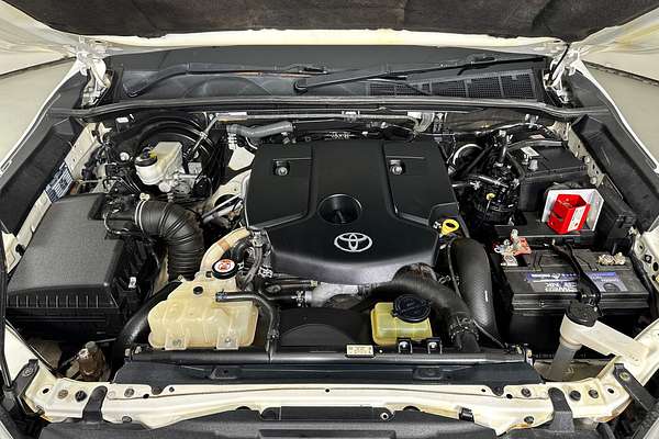 2016 Toyota HILUX SR (4x4) GUN126R 4X4