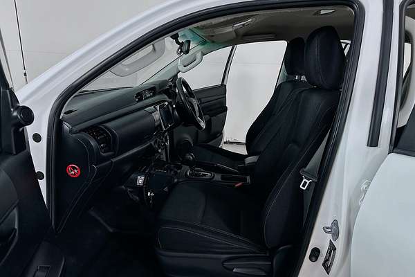 2019 Toyota HILUX SR GUN126R 4X4