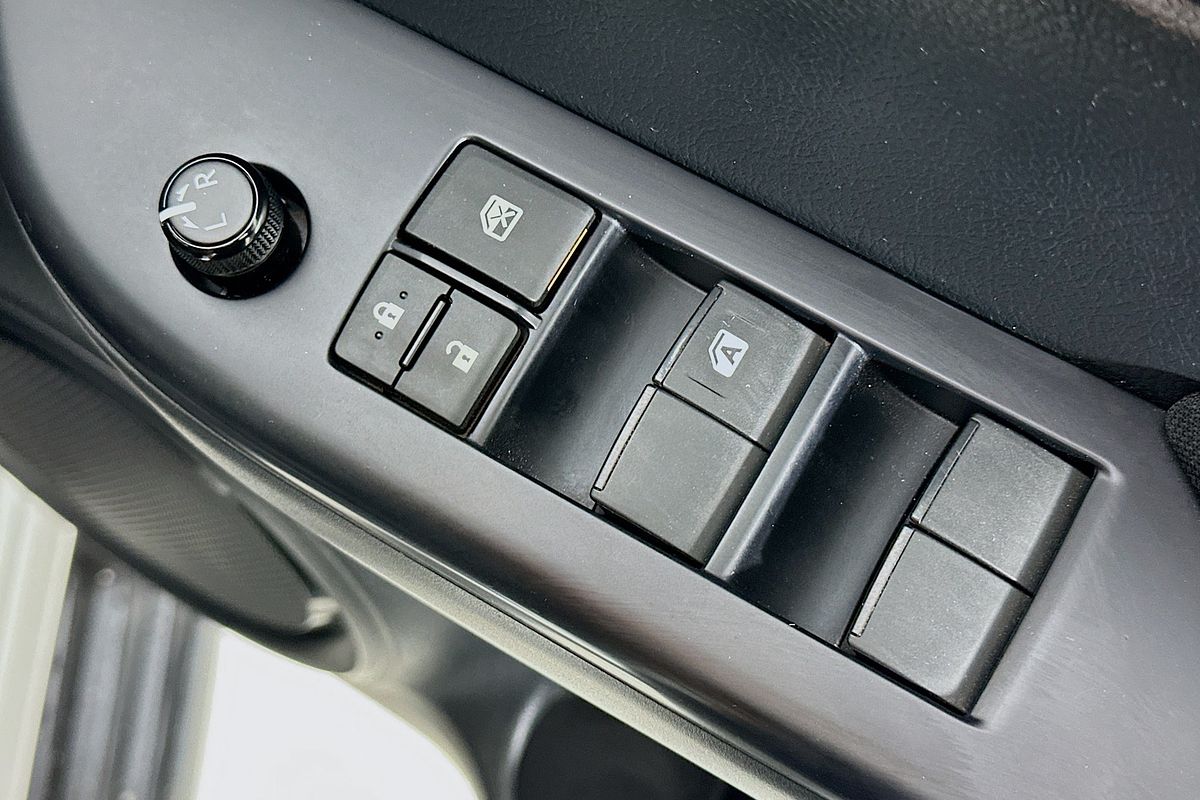 2024 Toyota HILUX SR (4x4) GUN126R 4X4