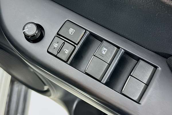 2024 Toyota HILUX SR (4x4) GUN126R 4X4