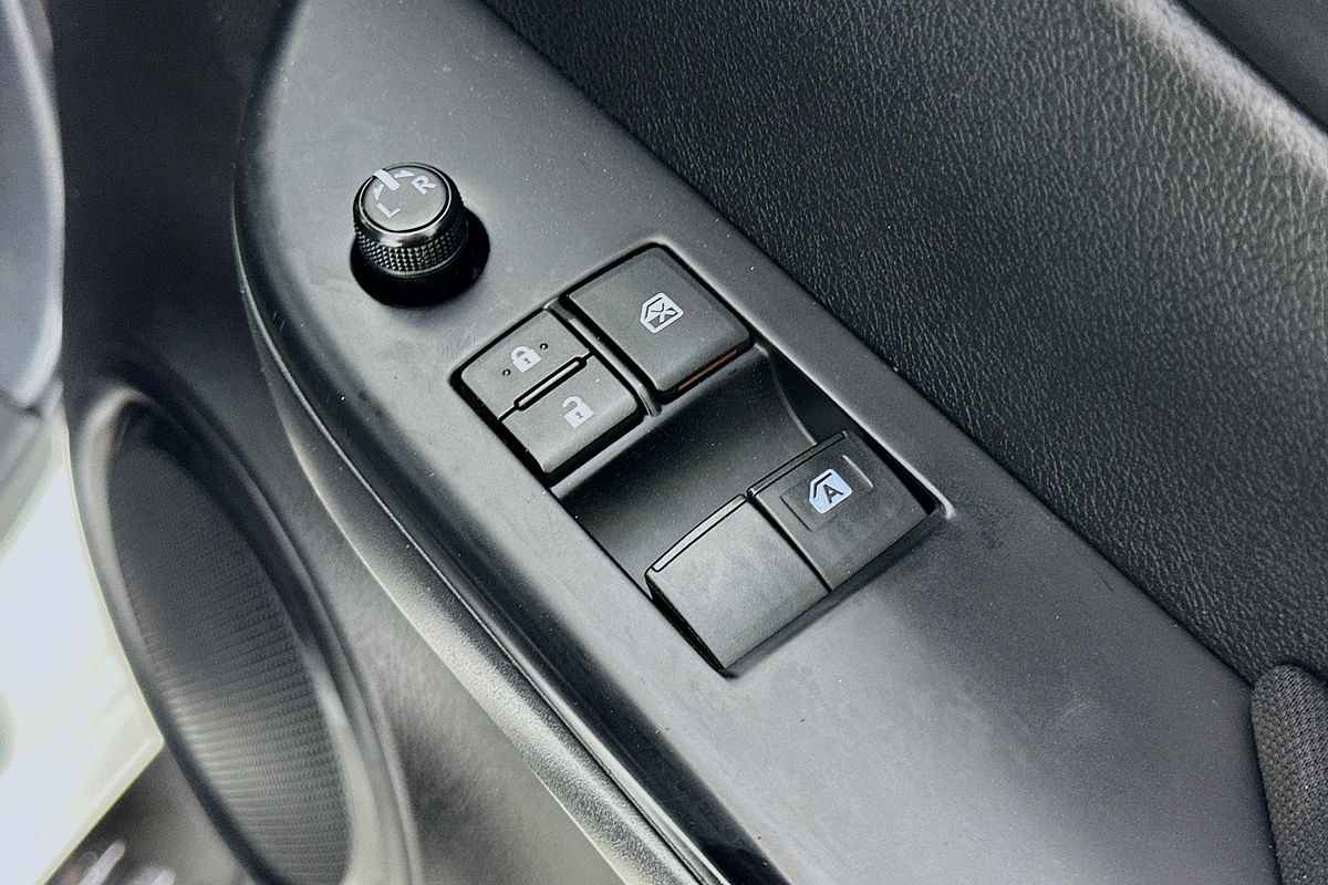 2020 Toyota HILUX SR (4x4) GUN126R MY19 UPGRADE 4X4