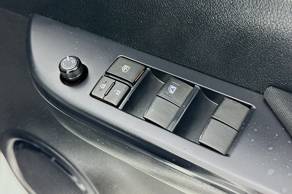 2023 Toyota HILUX SR (4x4) GUN126R 4X4