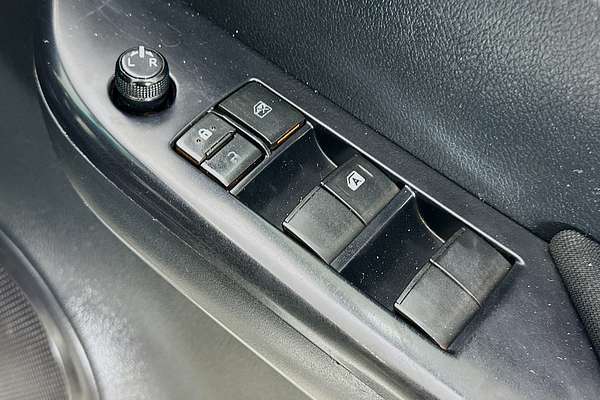 2021 Toyota HILUX SR (4x4) GUN126R FACELIFT 4X4