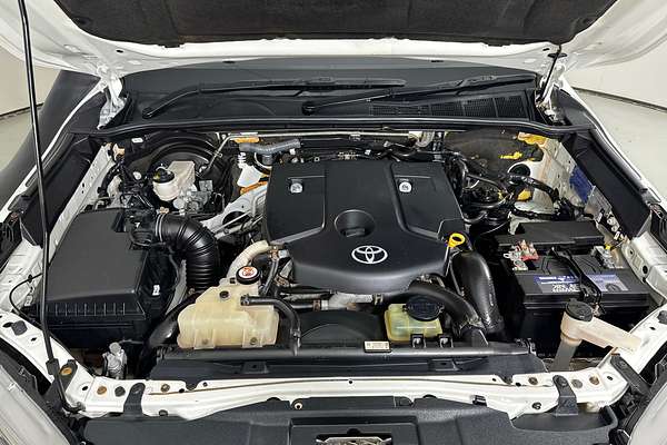 2018 Toyota HILUX SR (4x4) GUN126R MY19 4X4