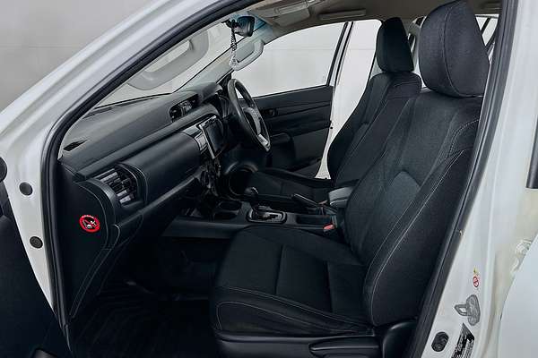 2019 Toyota HILUX SR (4x4) GUN126R MY19 4X4