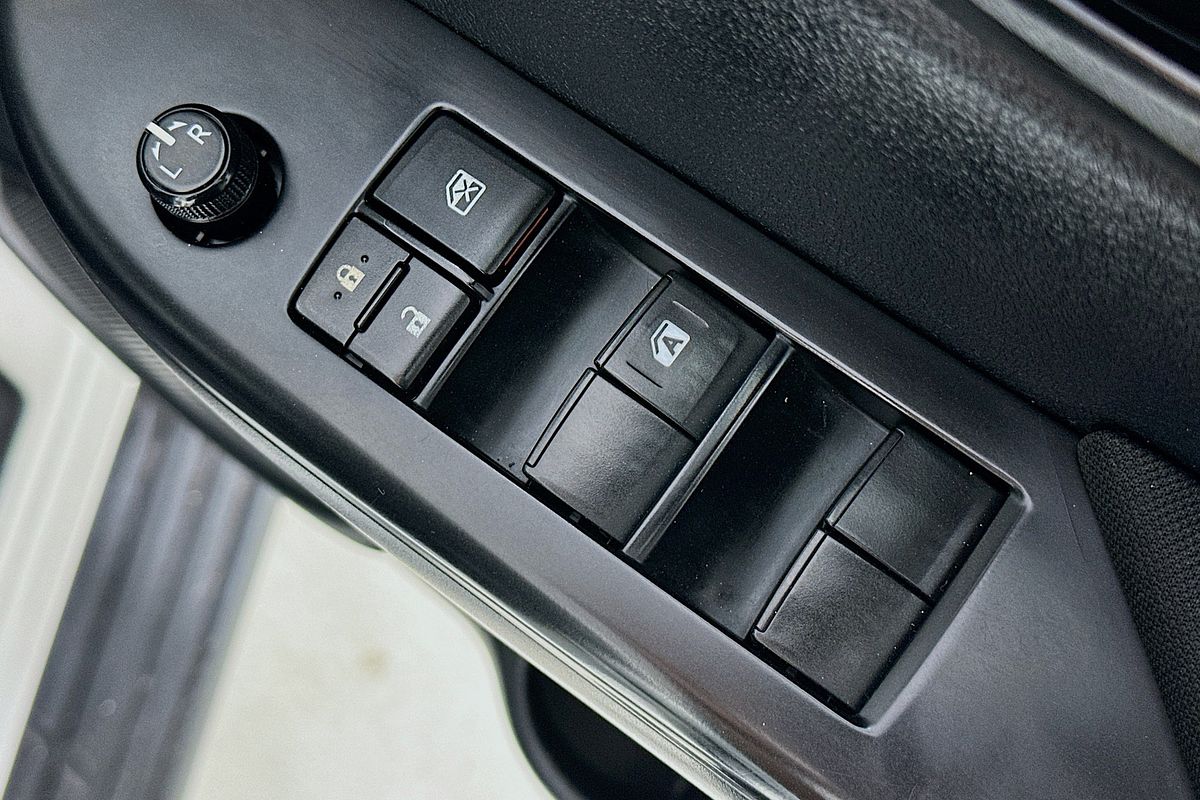 2018 Toyota HILUX SR GUN126R 4X4