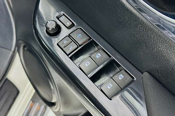 2021 Toyota HILUX SR5 (4x4) GUN126R FACELIFT 4X4