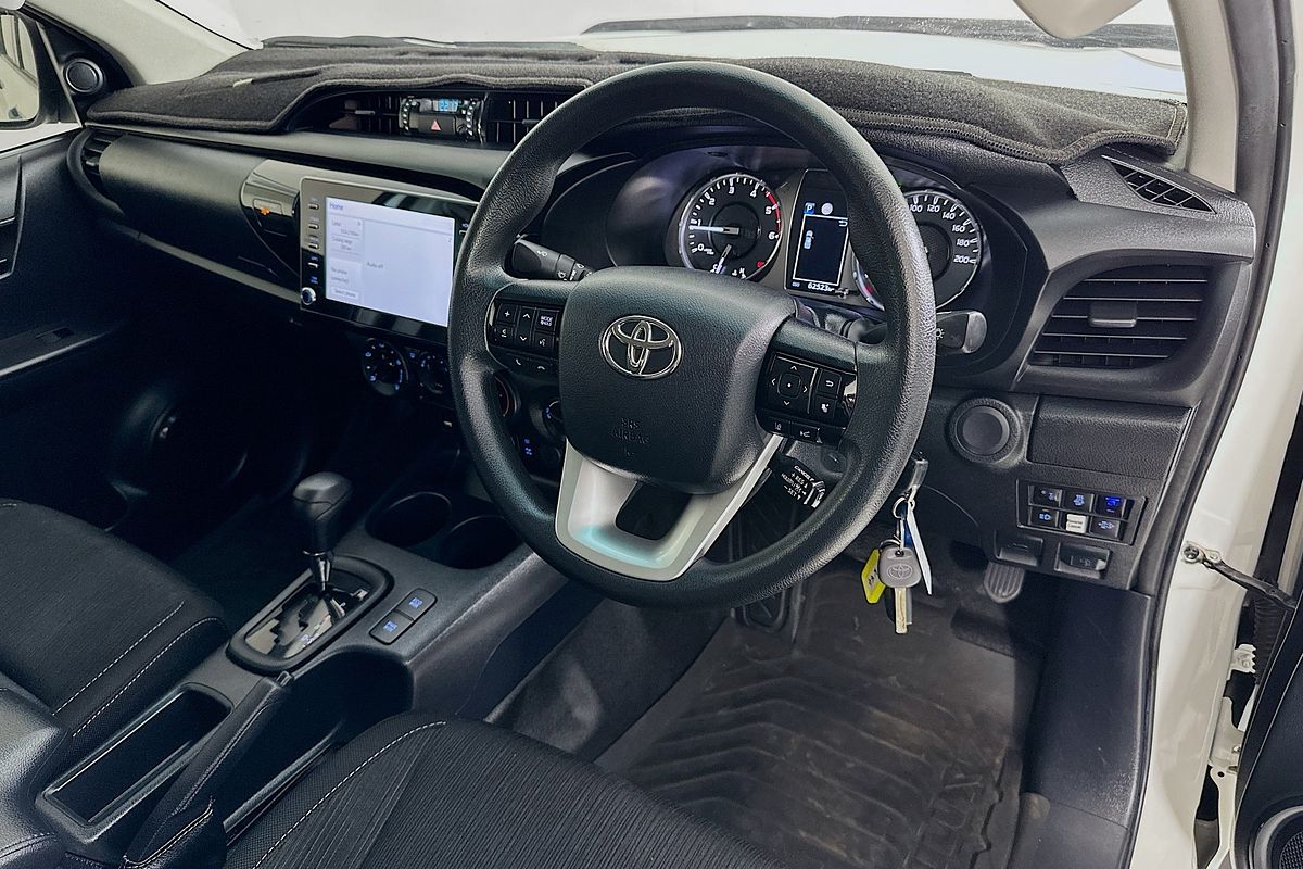 2020 Toyota HILUX SR GUN126R 4X4