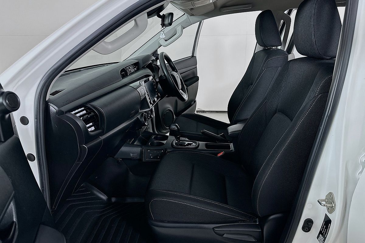 2022 Toyota HILUX SR (4x4) GUN126R 4X4