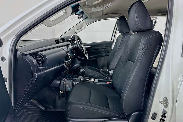2022 Toyota HILUX SR (4x4) GUN126R 4X4