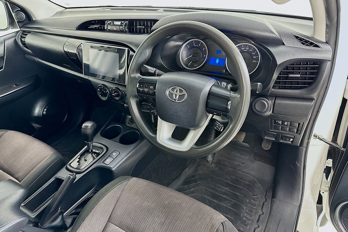 2017 Toyota HILUX SR HI-RIDER GUN136R REAR WHEEL DRIVE