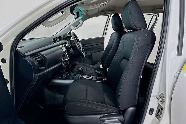 2021 Toyota HILUX SR (4x4) GUN126R 4X4
