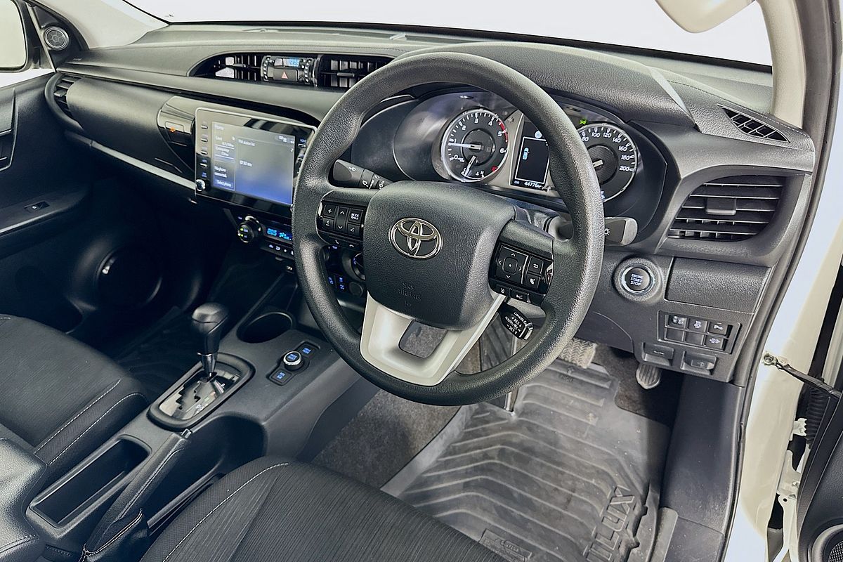 2024 Toyota HILUX SR 48V (4x4) GUN126R 4X4