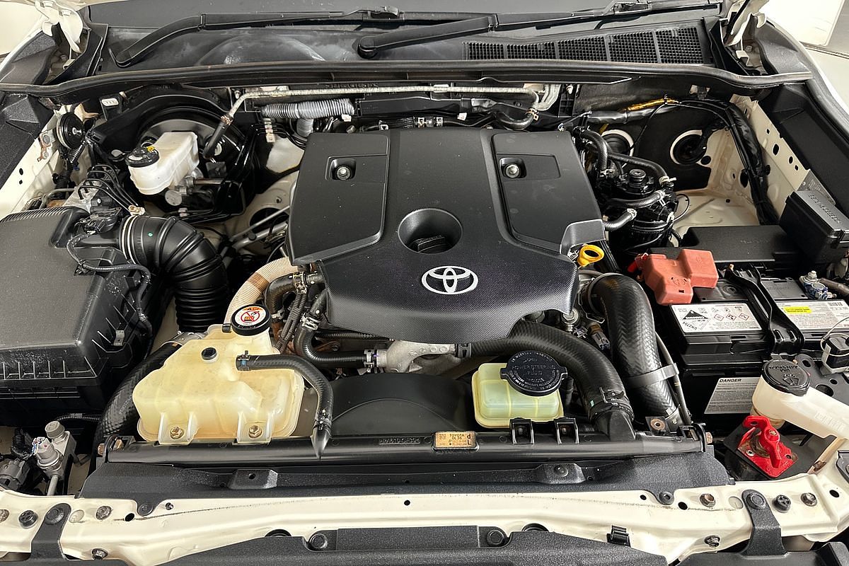 2021 Toyota HILUX SR5 (4x4) GUN126R 4X4