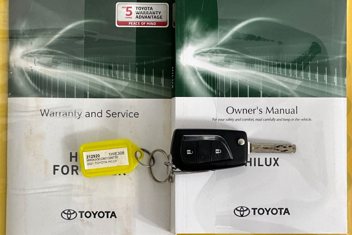 2021 Toyota HILUX SR (4x4) GUN126R FACELIFT 4X4