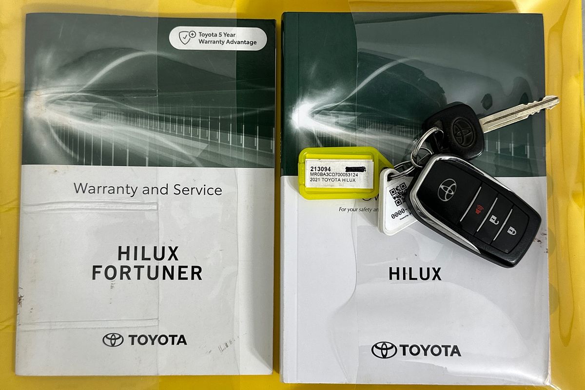 2021 Toyota HILUX SR5 (4x4) GUN126R FACELIFT 4X4