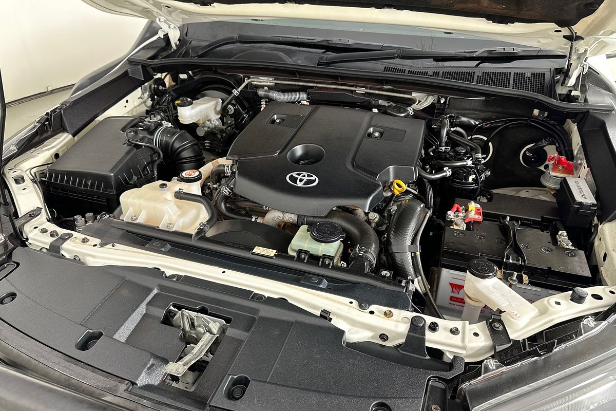 2021 Toyota HILUX SR (4x4) GUN126R FACELIFT 4X4