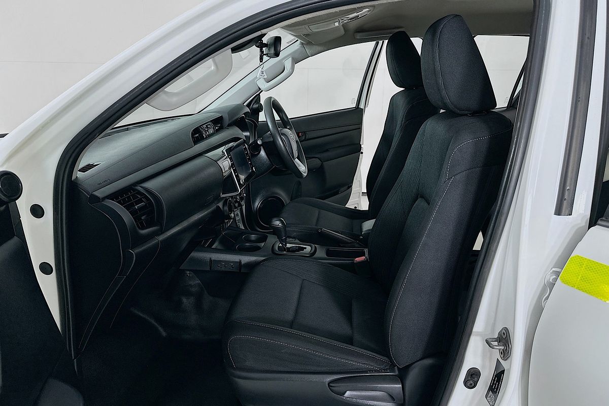 2022 Toyota HILUX SR (4x4) GUN126R 4X4