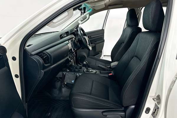 2020 Toyota HILUX SR (4x4) GUN126R MY19 UPGRADE 4X4