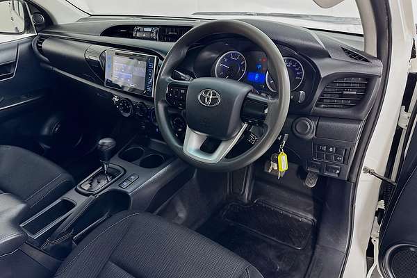 2019 Toyota HILUX SR (4x4) GUN126R MY19 4X4