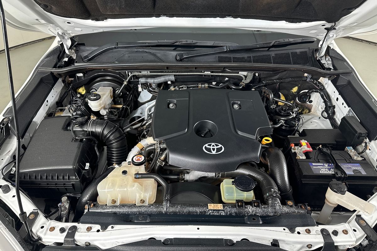 2020 Toyota HILUX SR (4x4) GUN126R MY19 UPGRADE 4X4