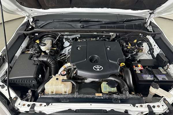 2020 Toyota HILUX SR (4x4) GUN126R MY19 UPGRADE 4X4