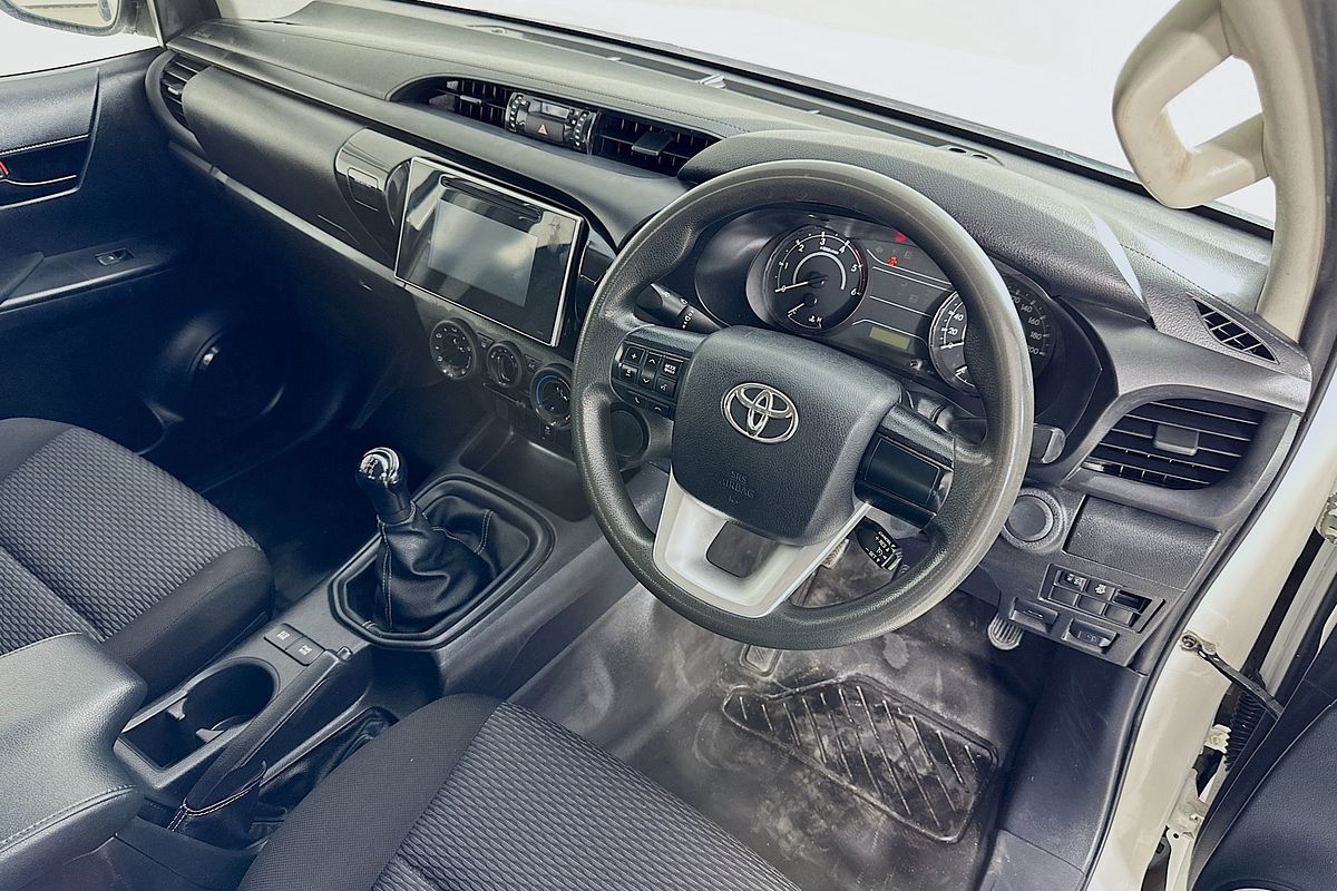 2017 Toyota HILUX WORKMATE GUN122R REAR WHEEL DRIVE