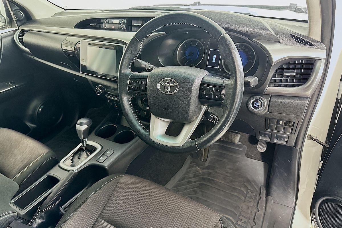 2018 Toyota HILUX SR5 (4x4) GUN126R MY17 4X4