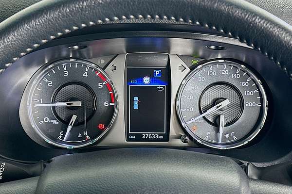 2023 Toyota HILUX SR5 (4x4) GUN126R 4X4