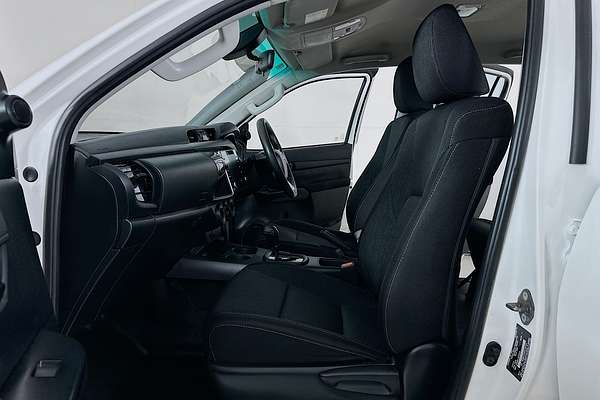 2021 Toyota HILUX SR (4x4) GUN126R 4X4