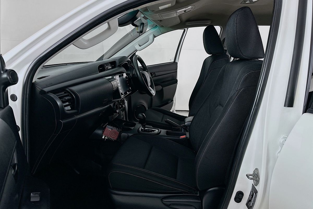 2021 Toyota HILUX SR (4x4) GUN126R 4X4