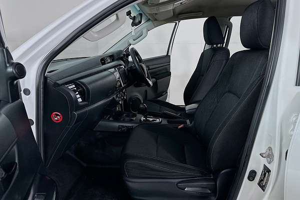 2019 Toyota HILUX SR (4x4) GUN126R MY19 4X4
