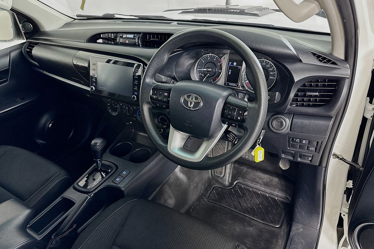2020 Toyota HILUX SR (4x4) GUN126R FACELIFT 4X4