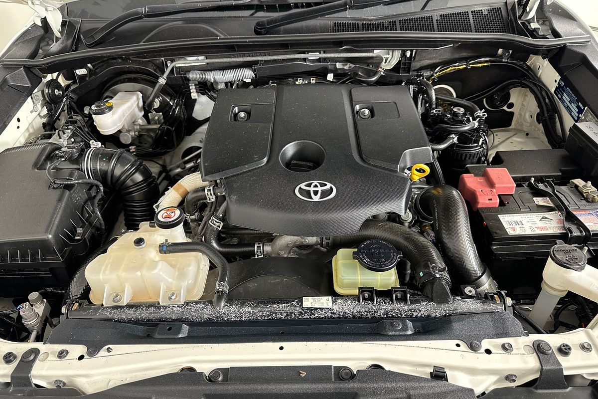 2020 Toyota HILUX SR (4x4) GUN126R FACELIFT 4X4