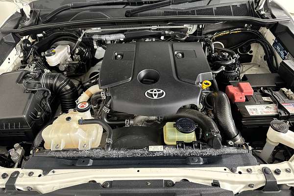 2020 Toyota HILUX SR (4x4) GUN126R FACELIFT 4X4