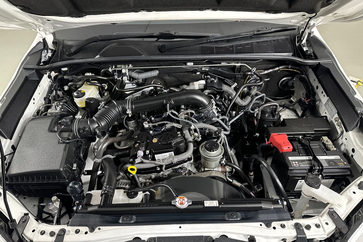 2017 Toyota HILUX WORKMATE TGN121R MY17 REAR WHEEL DRIVE