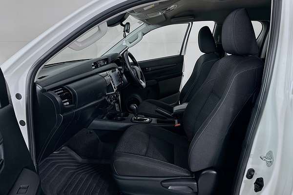 2023 Toyota HILUX SR (4x4) GUN126R 4X4