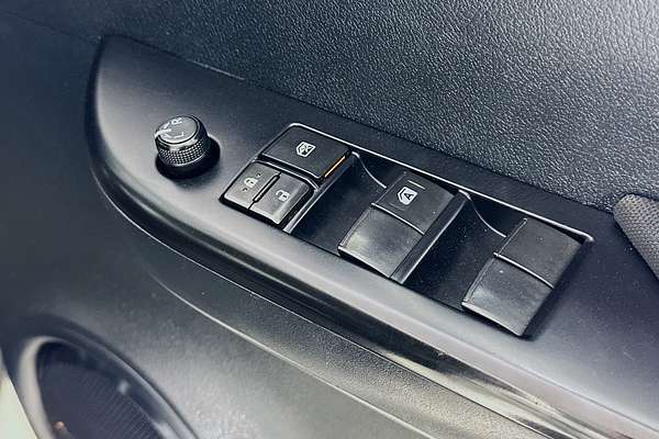 2019 Toyota HILUX SR (4x4) GUN126R MY19 UPGRADE 4X4