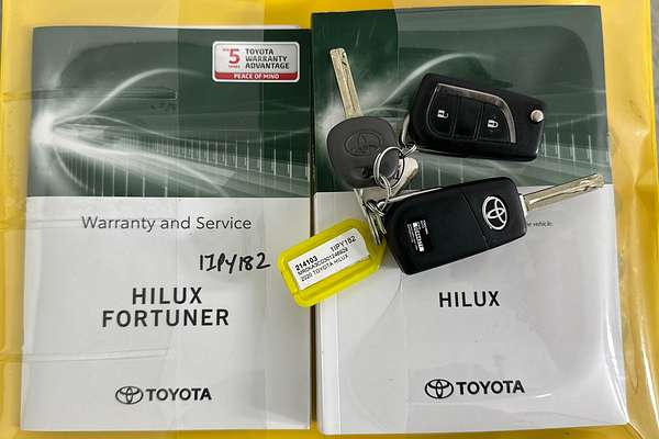 2020 Toyota HILUX SR (4x4) GUN126R FACELIFT 4X4