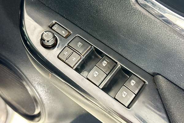 2021 Toyota HILUX SR5 (4x4) GUN126R FACELIFT 4X4