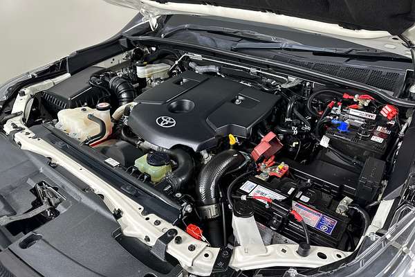 2020 Toyota Hilux SR (4x4) GUN126R FACELIFT 4X4