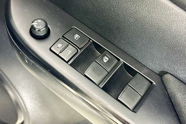 2020 Toyota HILUX SR (4x4) GUN126R MY19 UPGRADE 4X4