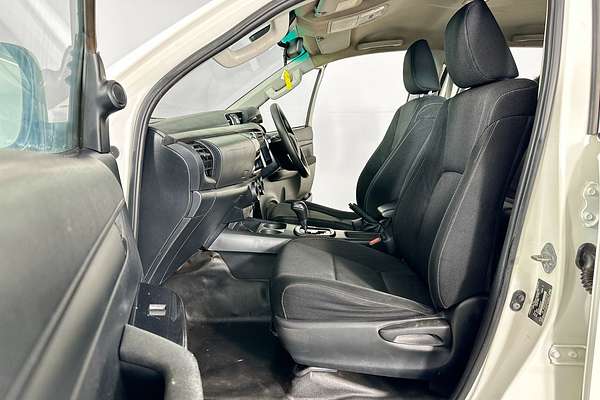 2020 Toyota HILUX SR (4x4) GUN126R MY19 UPGRADE 4X4