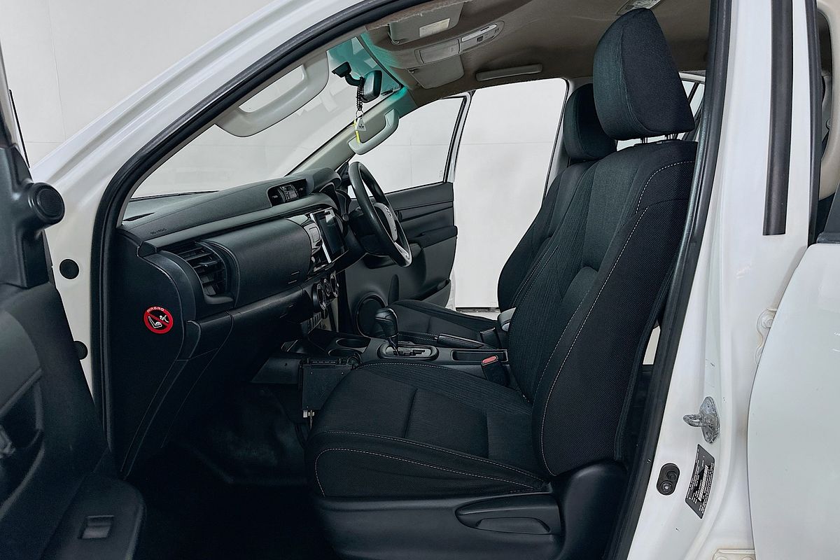 2019 Toyota HILUX SR (4x4) GUN126R MY19