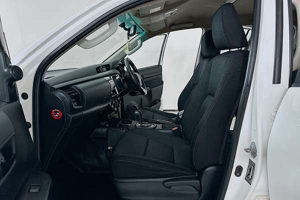 2019 Toyota HILUX SR (4x4) GUN126R MY19