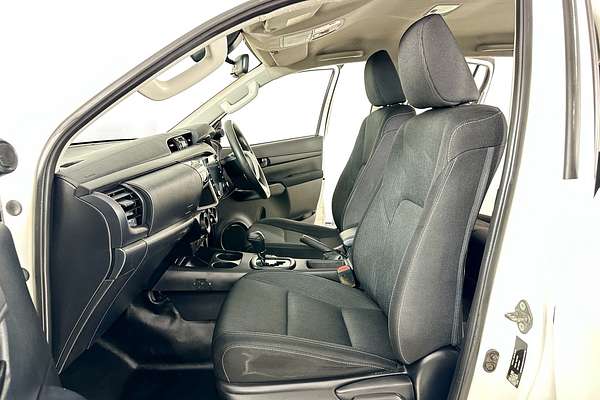 2022 Toyota HILUX SR (4x4) GUN126R 4X4