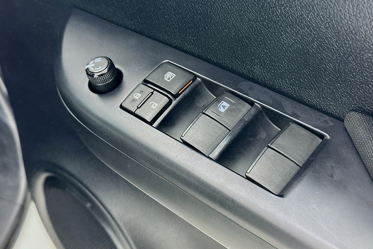 2022 Toyota HILUX SR (4x4) GUN126R 4X4