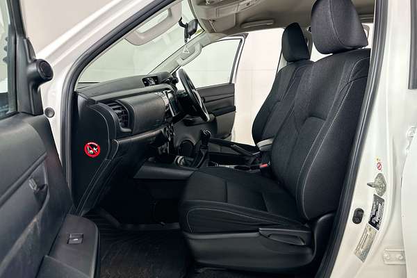 2018 Toyota HILUX SR (4x4) GUN126R MY17 4X4