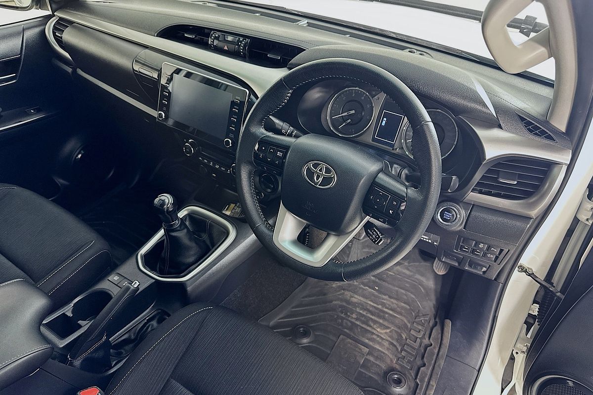 2021 Toyota HILUX SR5 (4x4) GUN126R 4X4