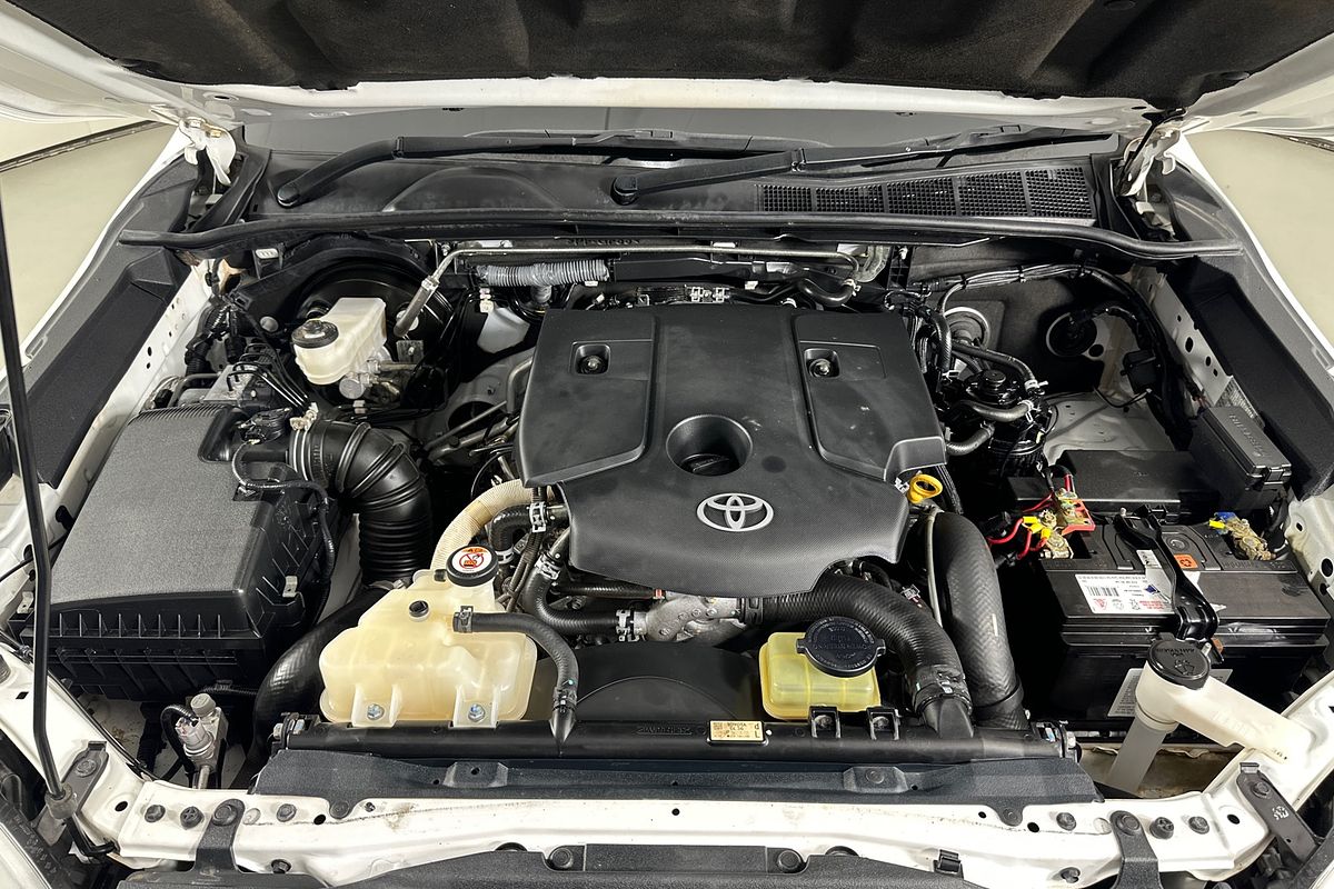 2019 Toyota HILUX SR (4x4) GUN126R MY19 UPGRADE 4X4